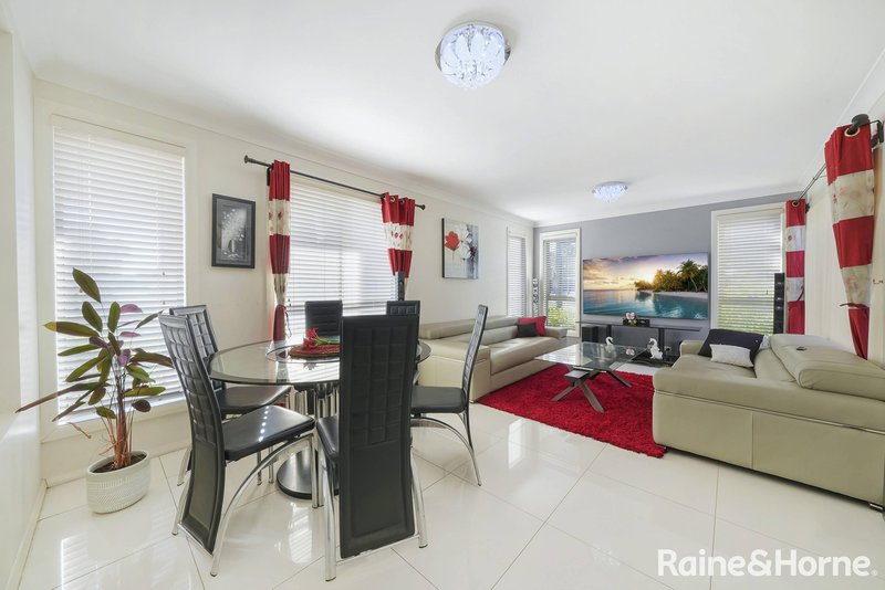 Photo - 16 Atlantic Boulevard, Glenfield NSW 2167 - Image 2