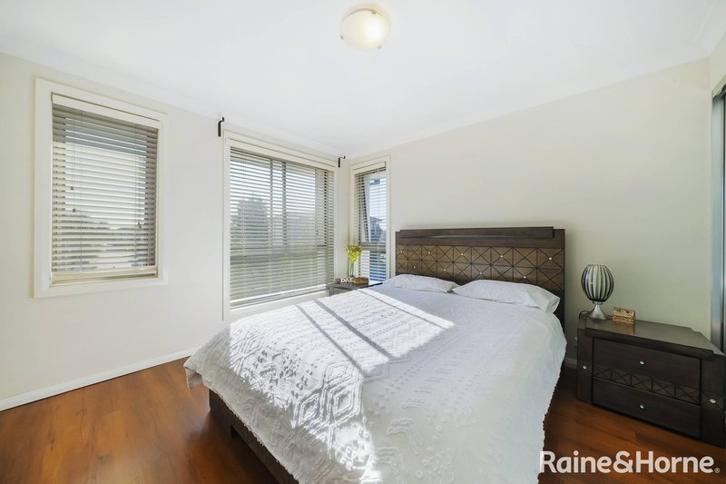 Photo - 16 Atlantic Boulevard, Glenfield NSW 2167 - Image 5