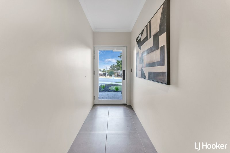 Photo - 16 Atmosphere Loop, Southern River WA 6110 - Image 4