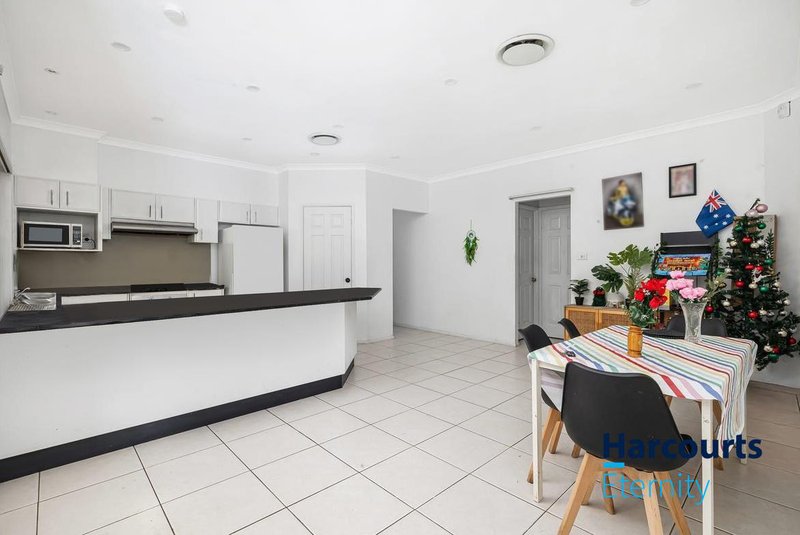 Photo - 16 Austin Crescent, Constitution Hill NSW 2145 - Image 3