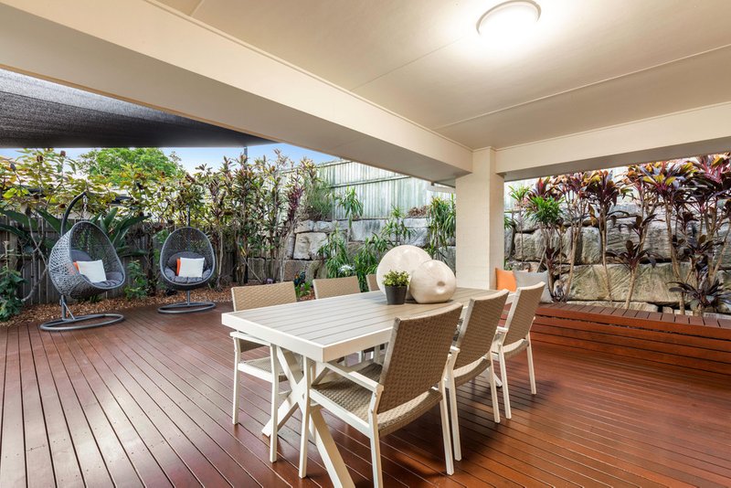 Photo - 16 Avalon Place, Upper Kedron QLD 4055 - Image 2