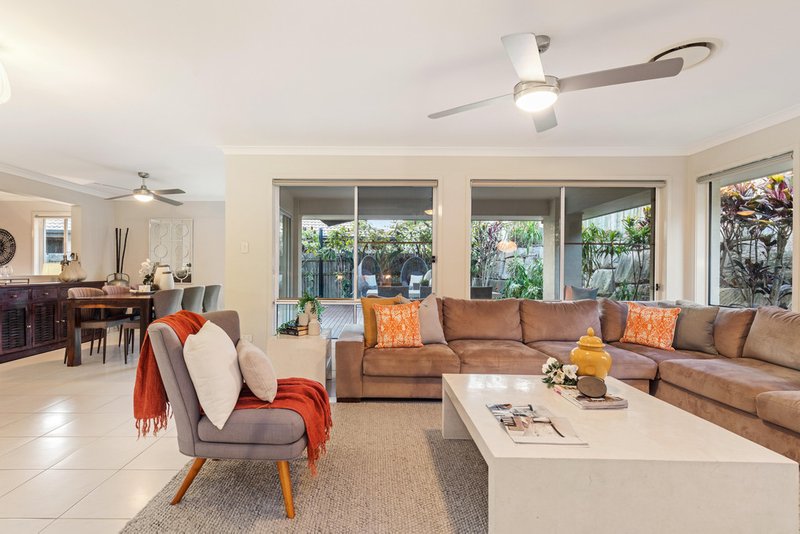 Photo - 16 Avalon Place, Upper Kedron QLD 4055 - Image 4