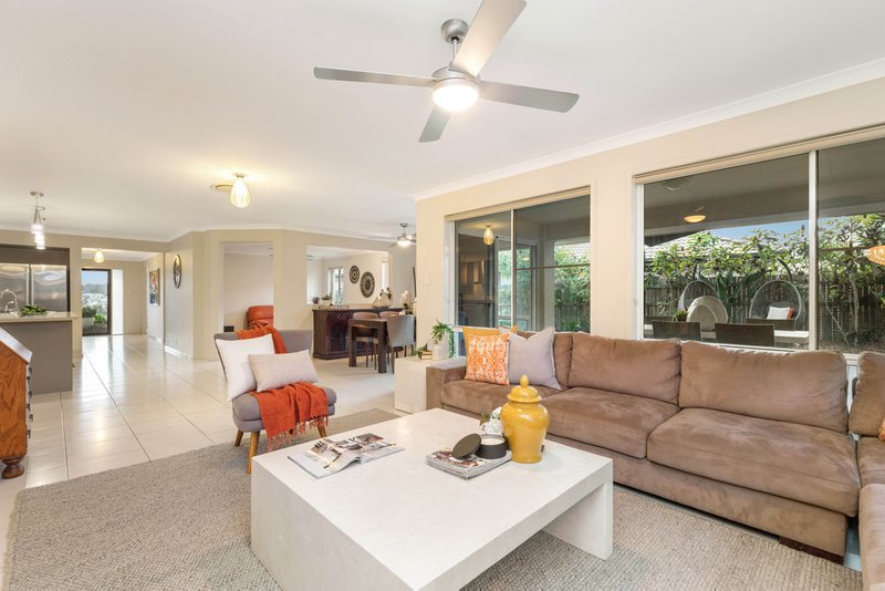 Photo - 16 Avalon Place, Upper Kedron QLD 4055 - Image 15