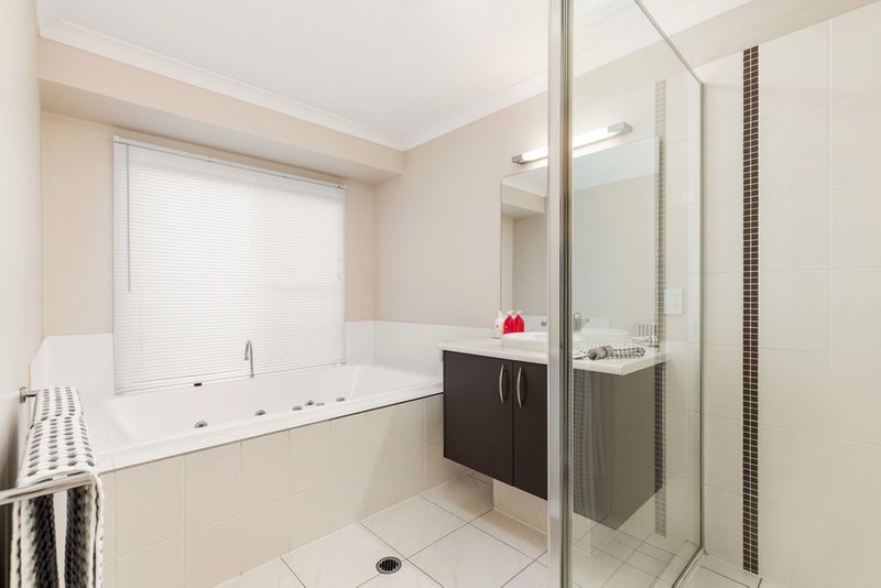 Photo - 16 Avalon Place, Upper Kedron QLD 4055 - Image 16