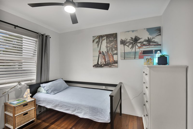 Photo - 16 Avon Avenue, Banksia Beach QLD 4507 - Image 5