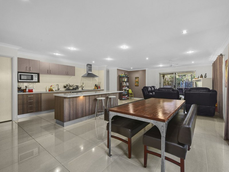 Photo - 16 Azahar Street, Carseldine QLD 4034 - Image 3