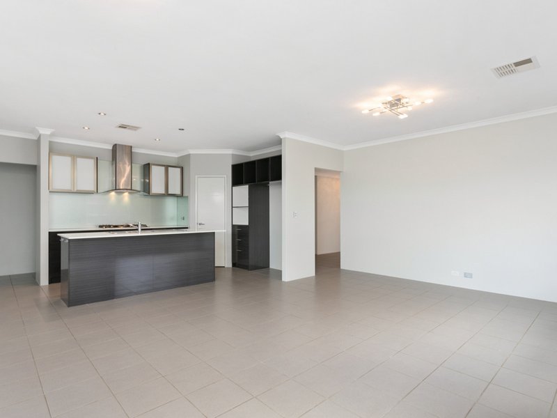 Photo - 16 Bagatelle Road, Landsdale WA 6065 - Image 12