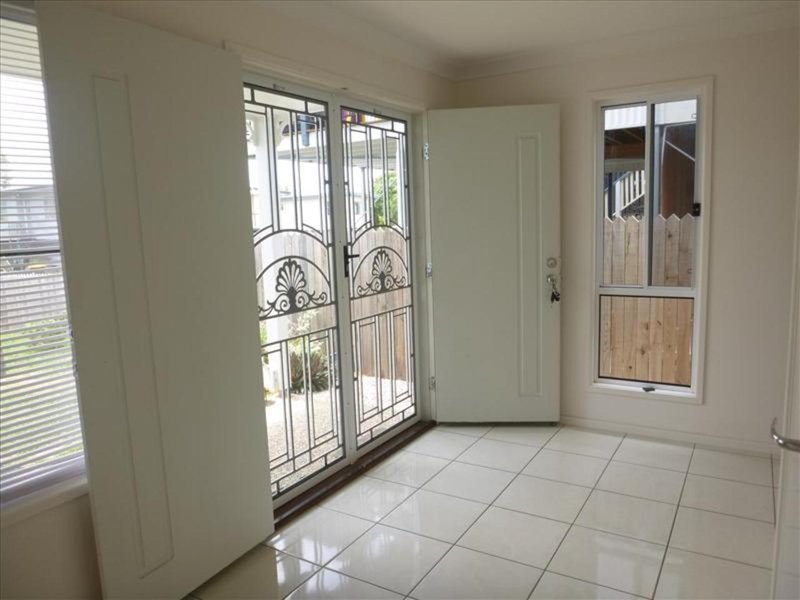 Photo - 16 Balmoral Place, Deception Bay QLD 4508 - Image 2