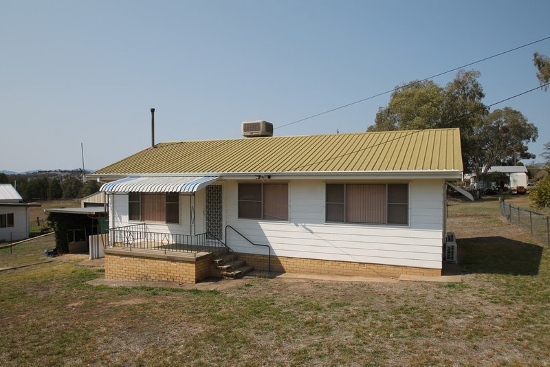 16 Bank Lane, Quirindi NSW 2343