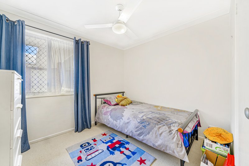 Photo - 16 Banksia Street, Strathpine QLD 4500 - Image 11