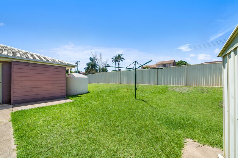 Photo - 16 Banksia Street, Strathpine QLD 4500 - Image 14