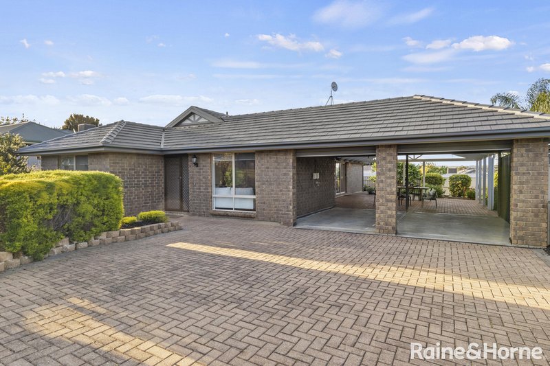 Photo - 16 Barnes Crescent, Woodcroft SA 5162 - Image 2