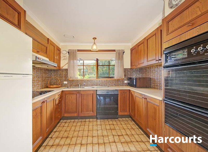 Photo - 16 Barossa Avenue, Vermont South VIC 3133 - Image 2