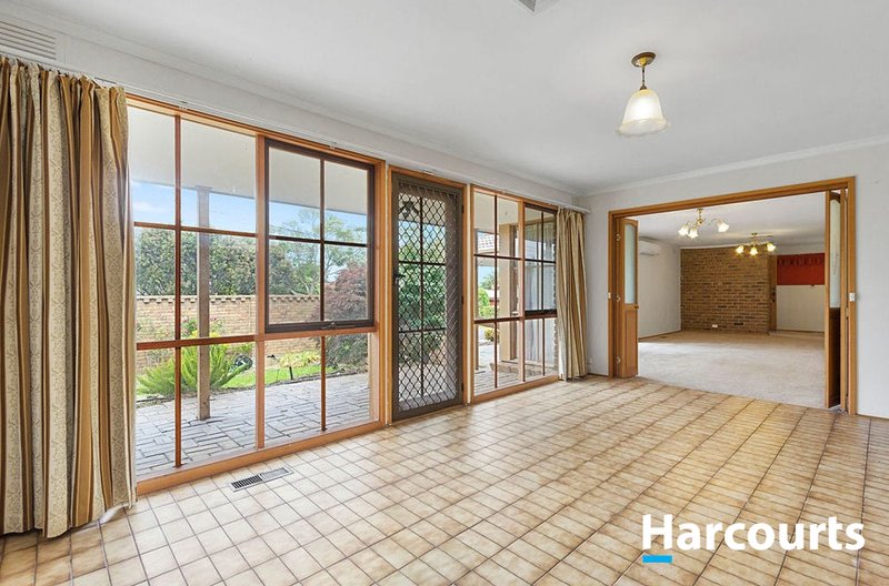 Photo - 16 Barossa Avenue, Vermont South VIC 3133 - Image 4