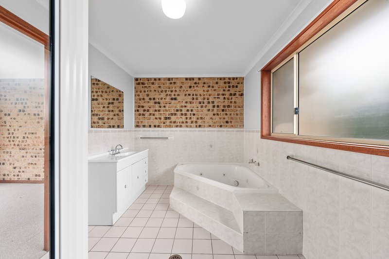 Photo - 16 Barracks Flat Drive, Karabar NSW 2620 - Image 16