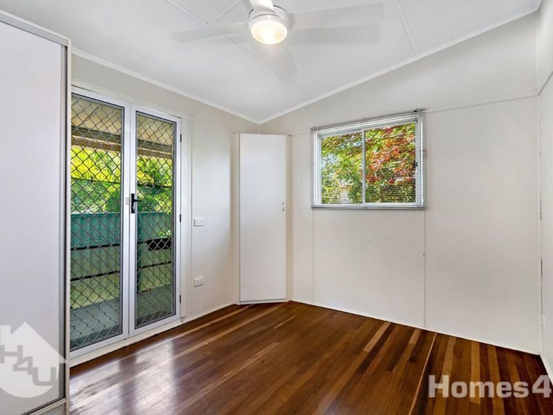 Photo - 16 Barron Road, Margate QLD 4019 - Image 9