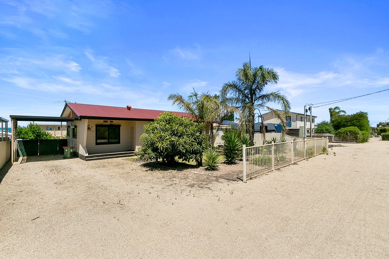 Photo - 16 Barton Road, Tiddy Widdy Beach SA 5571 - Image 3