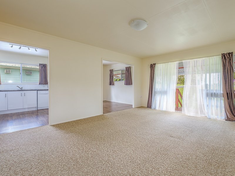 Photo - 16 Barton Road, Victory Heights QLD 4570 - Image 4