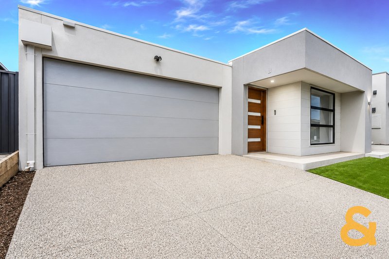 Photo - 16 Basalt Street, Donnybrook VIC 3064 - Image 2