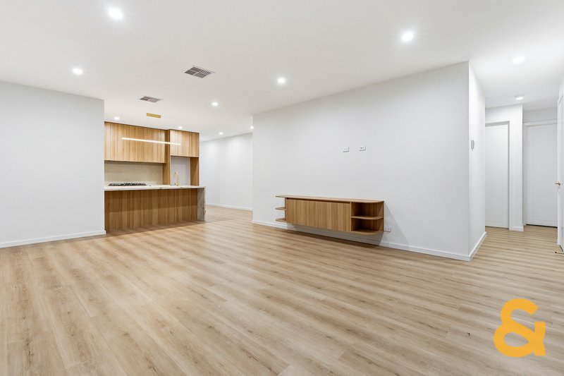 Photo - 16 Basalt Street, Donnybrook VIC 3064 - Image 3