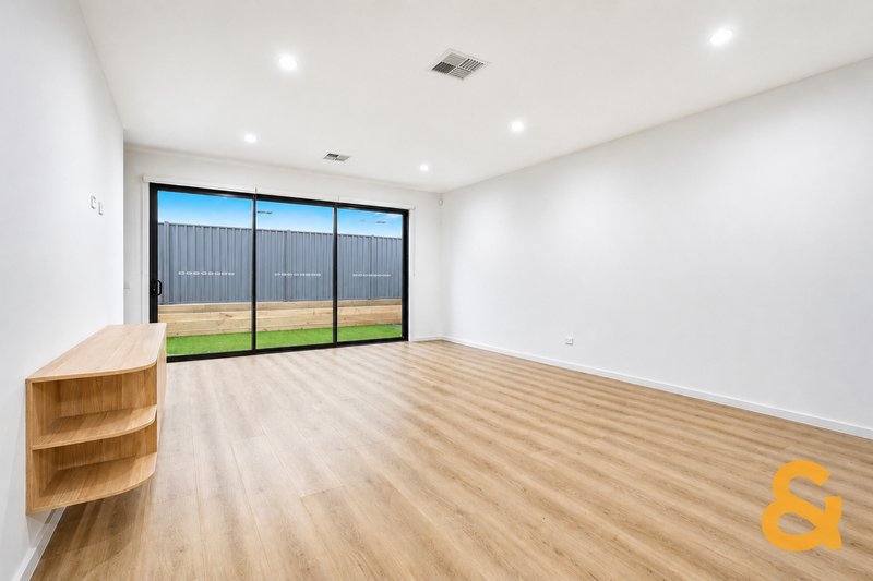 Photo - 16 Basalt Street, Donnybrook VIC 3064 - Image 4