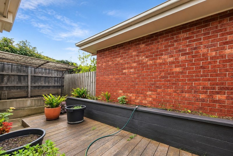 Photo - 1/6 Basin Rise, Highton VIC 3216 - Image 8