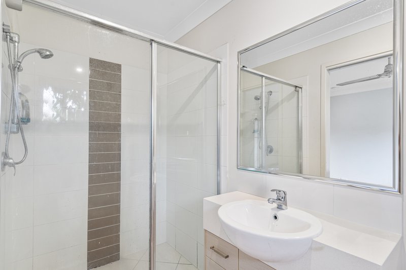 Photo - 16 Baspa Street, Holmview QLD 4207 - Image 6