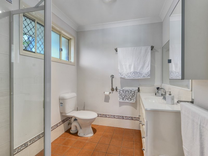 Photo - 16 Bauple Street, Albany Creek QLD 4035 - Image 8