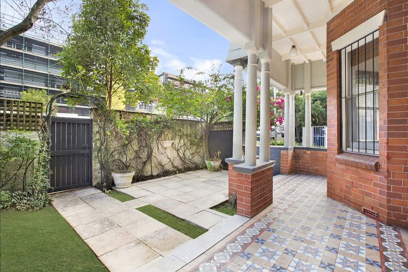 Photo - 16 Bay Road, North Sydney NSW 2060 - Image 3