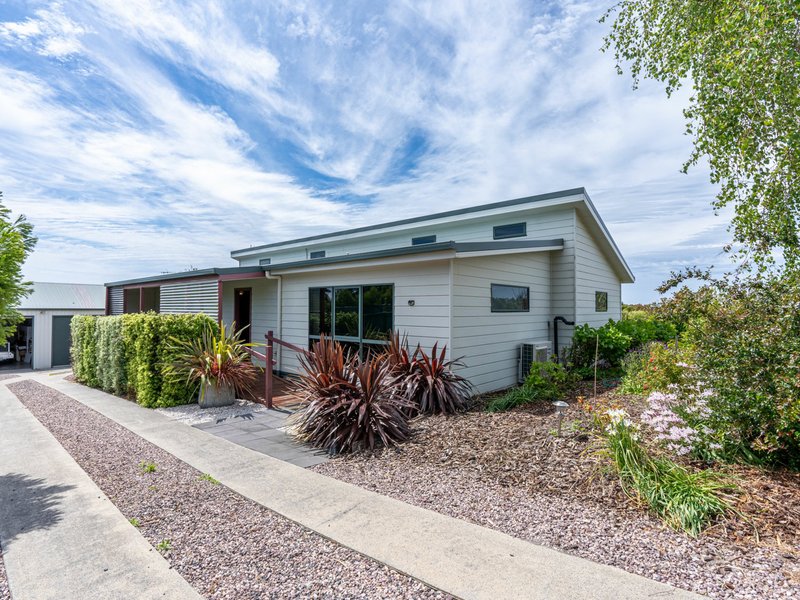 16 Bayvista Rise, St Helens TAS 7216