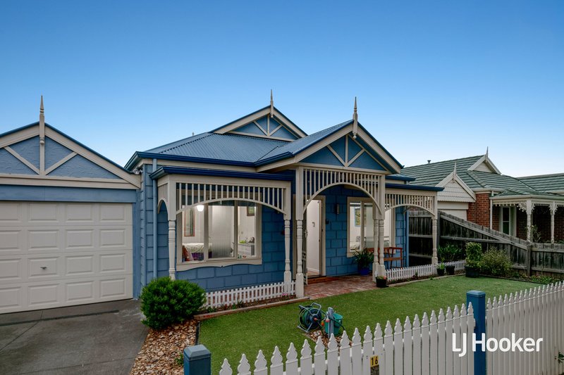 Photo - 16 Beacon Avenue, Point Cook VIC 3030 - Image 2