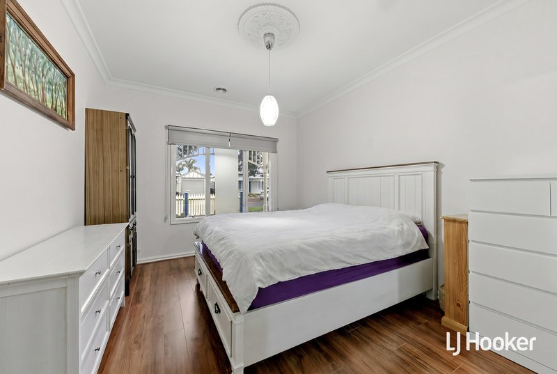 Photo - 16 Beacon Avenue, Point Cook VIC 3030 - Image 3