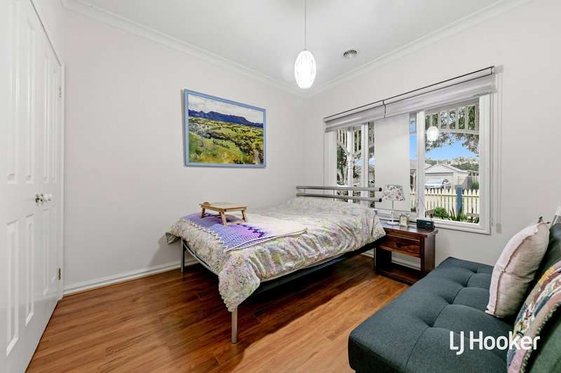 Photo - 16 Beacon Avenue, Point Cook VIC 3030 - Image 5