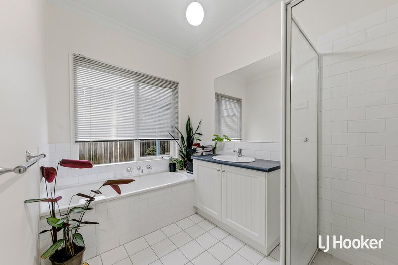 Photo - 16 Beacon Avenue, Point Cook VIC 3030 - Image 14