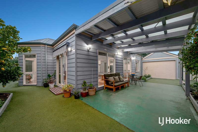 Photo - 16 Beacon Avenue, Point Cook VIC 3030 - Image 15