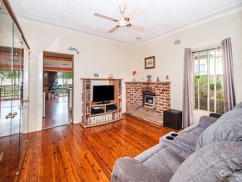 Photo - 16 Beaconsfield Street, Revesby NSW 2212 - Image 2