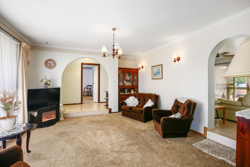 Photo - 16 Bede Avenue, Coldstream VIC 3770 - Image 3