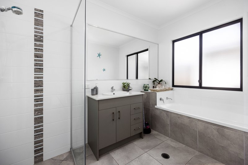 Photo - 16 Beech Court, Peregian Springs QLD 4573 - Image 13