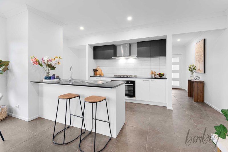 Photo - 16 Beewar Street, Mickleham VIC 3064 - Image 3