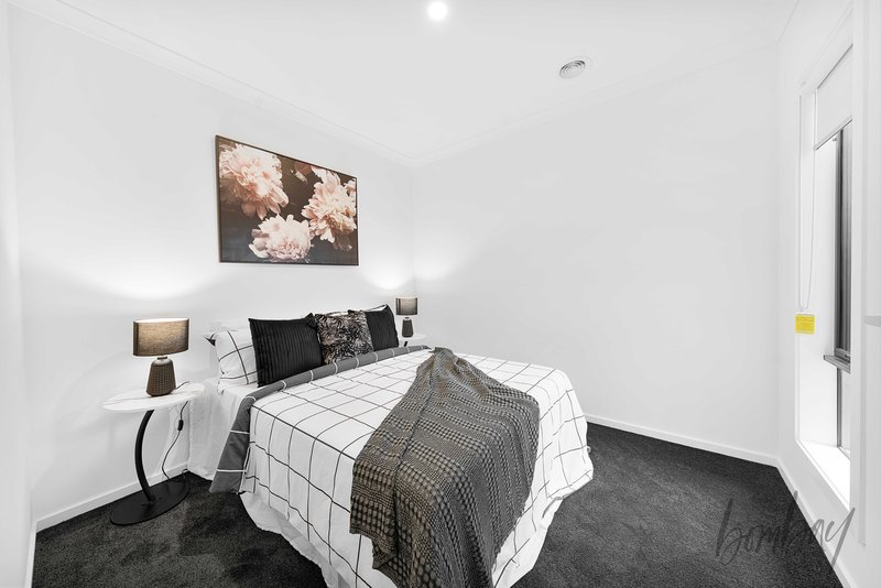 Photo - 16 Beewar Street, Mickleham VIC 3064 - Image 10