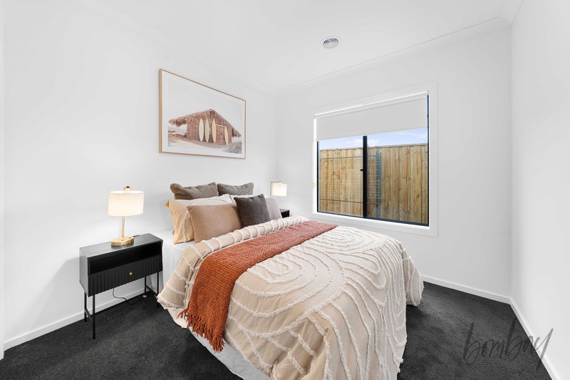 Photo - 16 Beewar Street, Mickleham VIC 3064 - Image 11