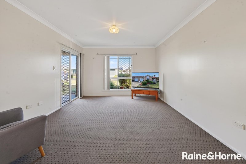 Photo - 1/6 Bell Place, Warwick QLD 4370 - Image 8
