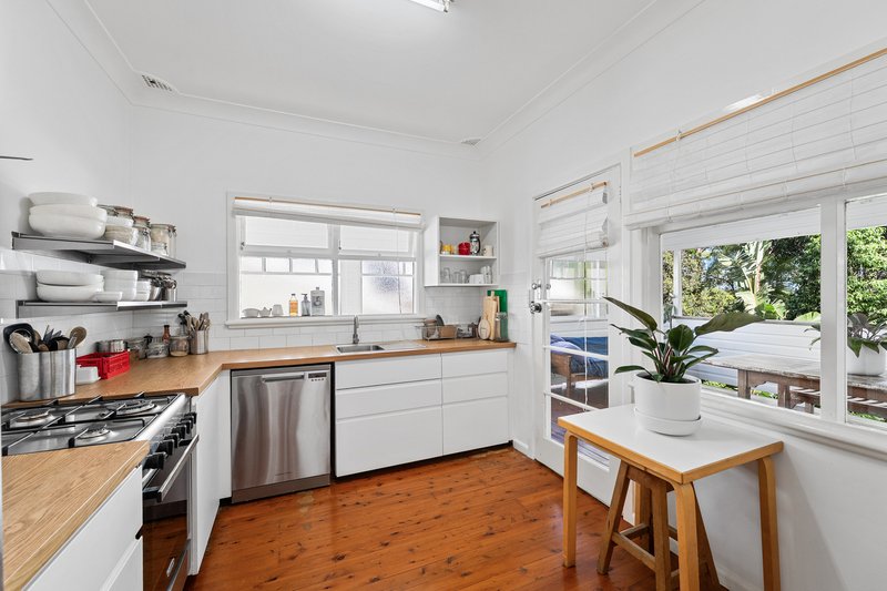 Photo - 16 Bellevue Crescent, North Avoca NSW 2260 - Image 4