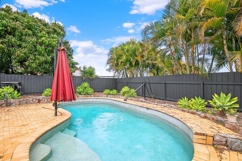 Photo - 16 Bellini Road, Burpengary QLD 4505 - Image 11