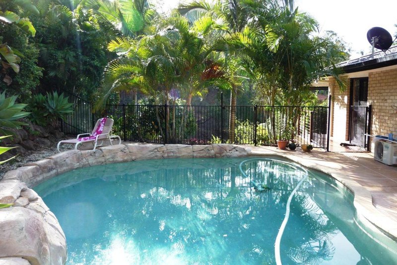 Photo - 16 Bellona Court, Pacific Pines QLD 4211 - Image 7