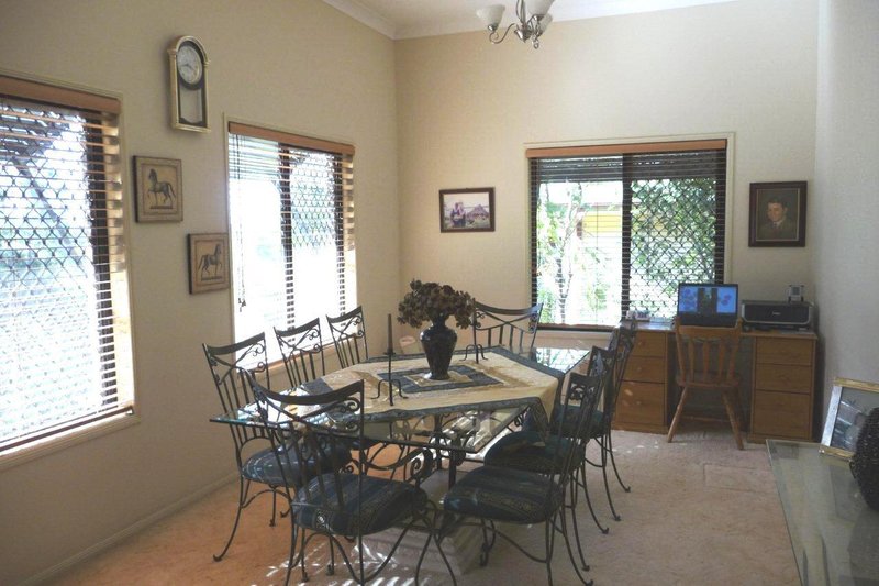 Photo - 16 Bellona Court, Pacific Pines QLD 4211 - Image 15