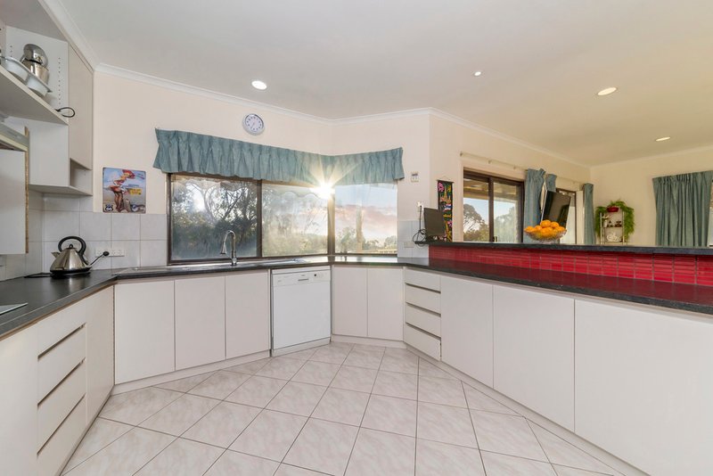 Photo - 16 Bent Court, Wynn Vale SA 5127 - Image 10