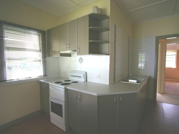 Photo - 16 Berpi Street, Stafford QLD 4053 - Image 4