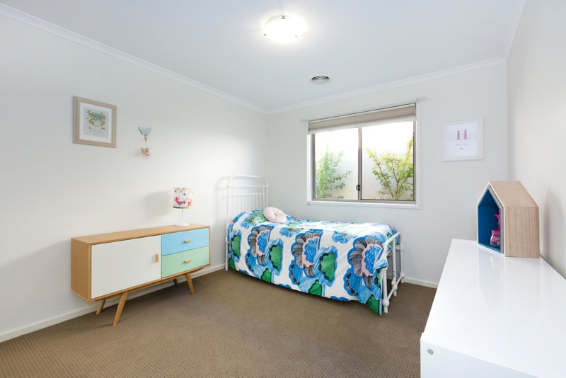 Photo - 16 Bettie Mcnee Street, Watson ACT 2602 - Image 13