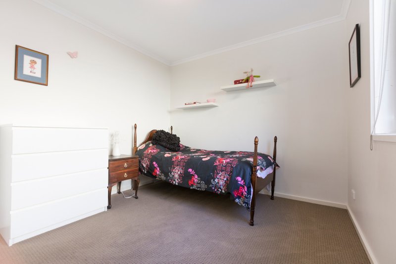 Photo - 16 Bettie Mcnee Street, Watson ACT 2602 - Image 14